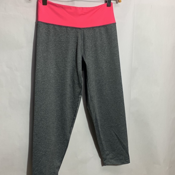The Warrior Cropped Grey & Pink Yoga Pants - Picture 2 of 4